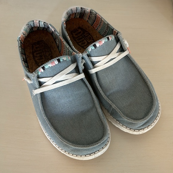 Hey Dude Chambray with Aztec Print. Size 8 - Picture 2 of 10